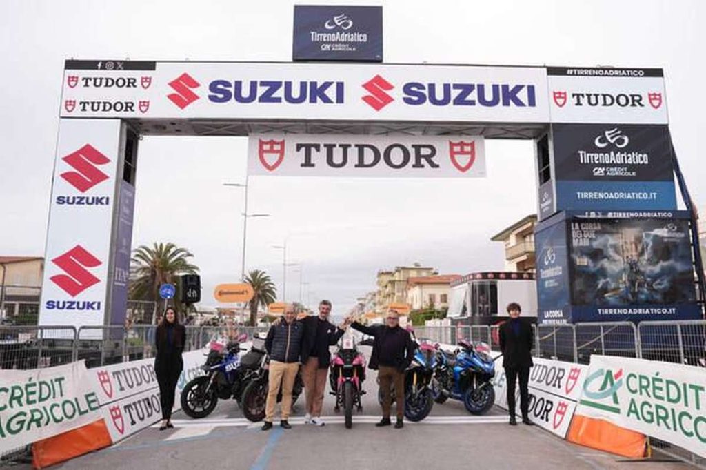 Consegna Ufficiale della Flotta Suzuki per la Tirreno-Adriatico - Agenzia di Stampa Italpress