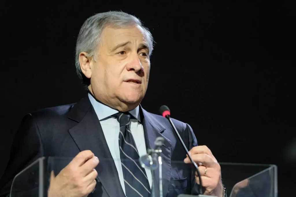 Dazi e Tajani: "Gli Stati Uniti tenteranno di negoziare"