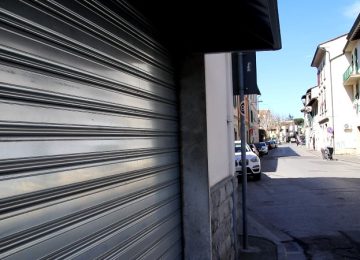 "Declino delle attività commerciali di base": l'allerta di Confesercenti Toscana