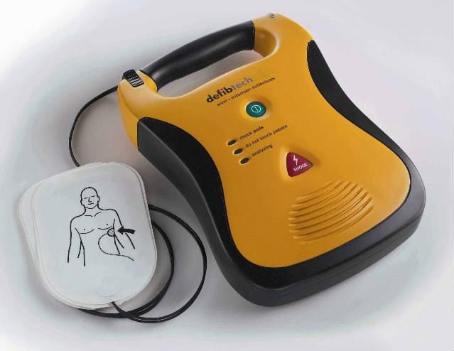 Defibrillatori negli spazi pubblici: ne saranno distribuiti 537