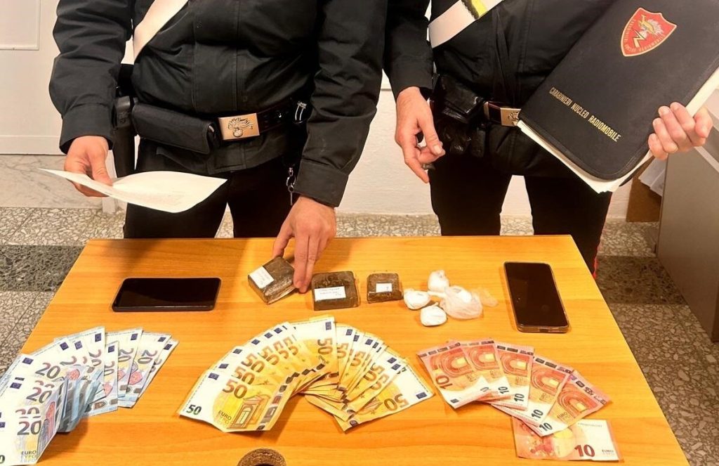 Due ventenni arrestati a Cecina per possesso di droga