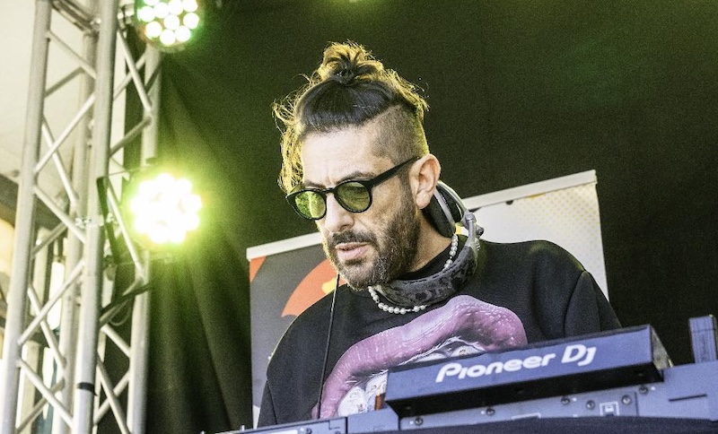 È venuto a mancare a 49 anni il dj Luca Corsi