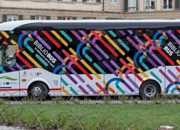 Il bibliobus riprende il suo servizio: libri itineranti per la comunità.