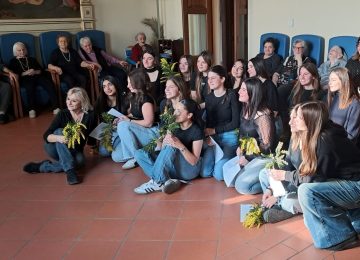 Mimose e Allegria dall'Associazione Cantini in Due RSA Castellane