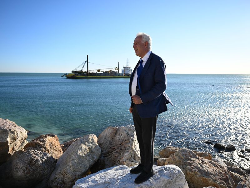 Nuova barriera costiera a Marina di Pisa, Giani: "Fermarà la forza delle mareggiate"