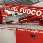 Parapendista si ferisce dopo l’atterraggio: soccorso dai vigili del fuoco