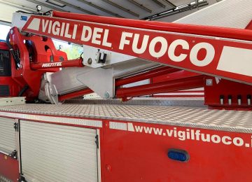 Parapendista si ferisce dopo l’atterraggio: soccorso dai vigili del fuoco