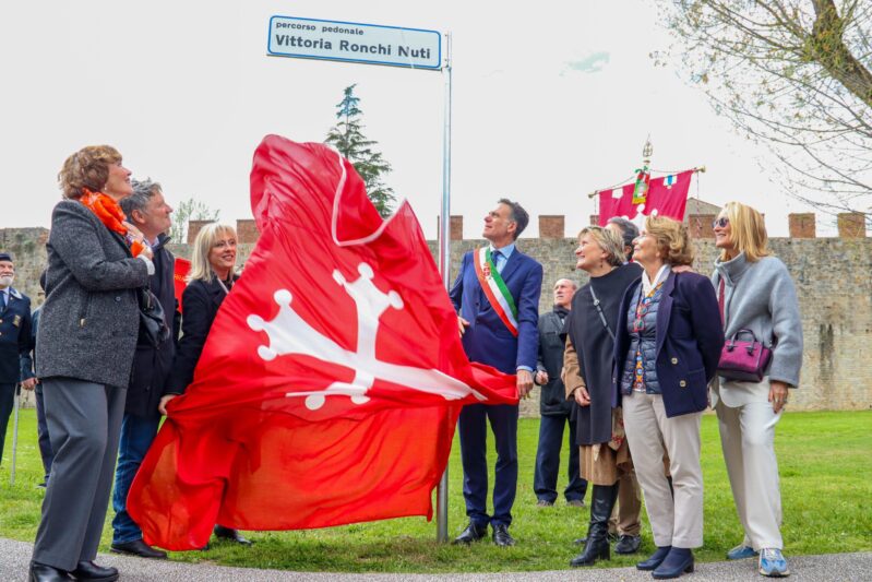Percorso pedonale in Largo San Zeno intitolato a Vittoria Ronchi Nuti lungo le mura di Pisa