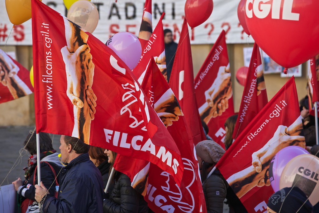 Sciopero di due ore e presidio per i lavoratori e le lavoratrici di Contacta a Campi Bisenzio