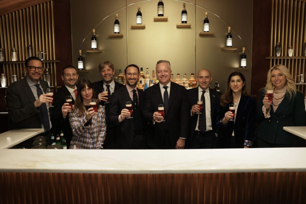 L'eccellenza del Made in Italy: la moneta commemorativa di Campari