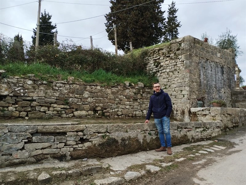 L'assessore Saturnini durante un sopralluogo