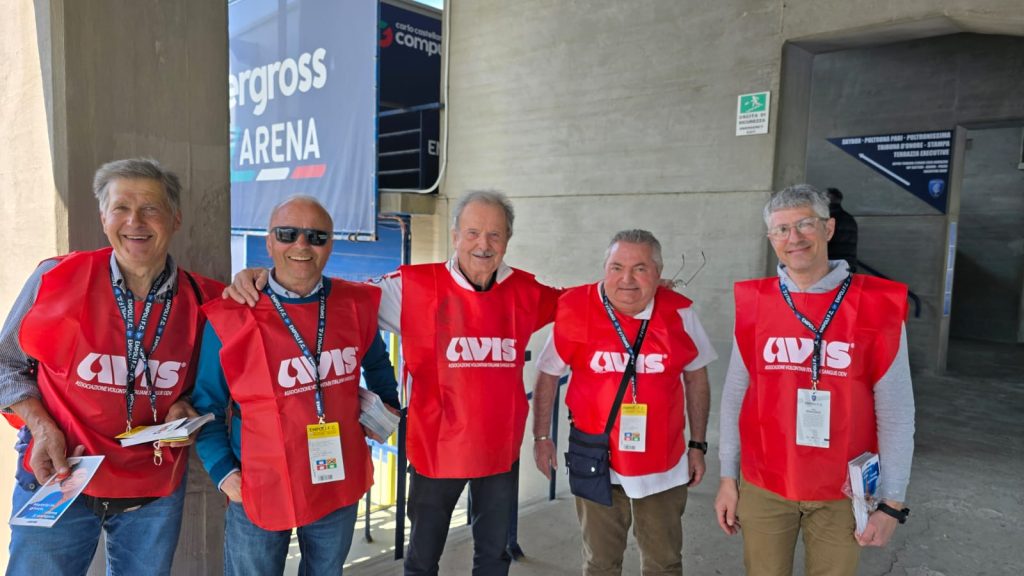 Al Castellani trionfa la solidarietà: volontari Avis in azione per promuovere la donazione di sangue e plasma.