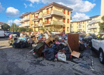 Alluvione ad Empoli: le interrogazioni sulla gestione dell'emergenza rinviate "per mancanza di dati" e scoppia la polemica.