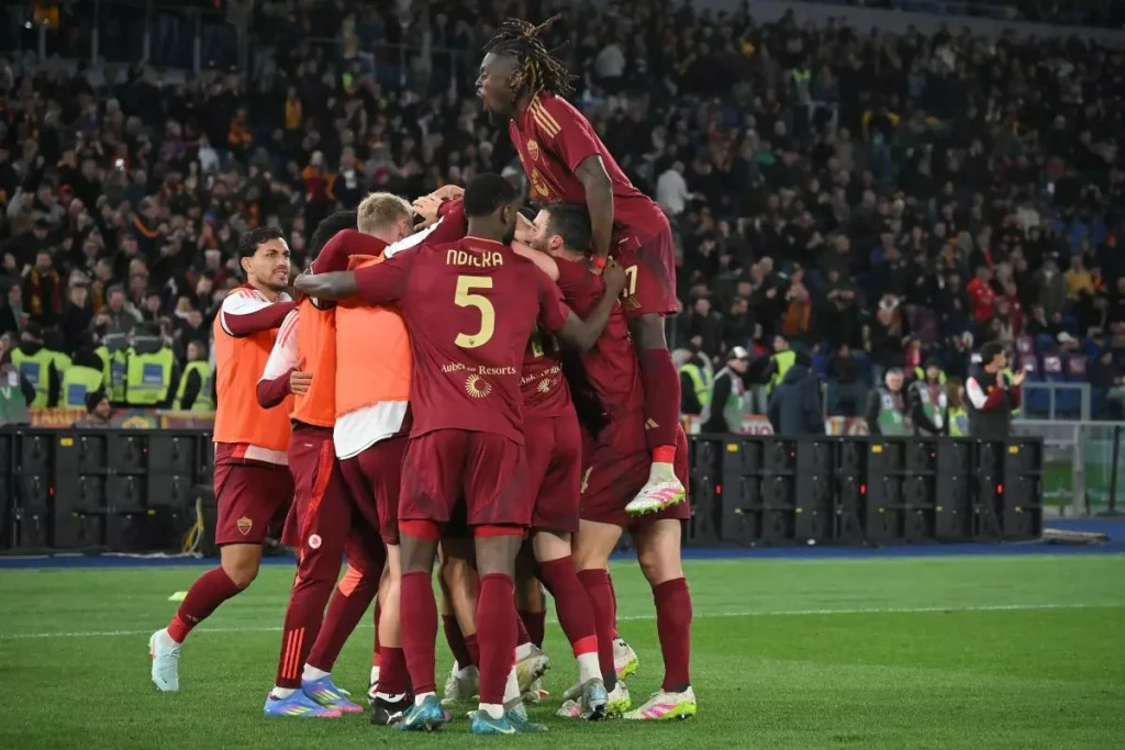 Basta Shomurodov: la Roma sconfigge il Verona e punta all'Europa - Agenzia Italpress