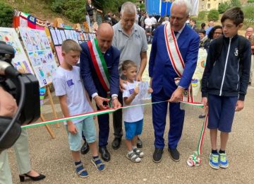 "Colori per la Pace" compie dieci anni: a Roma 800 opere raccontano la pace attraverso gli occhi dei bambini.