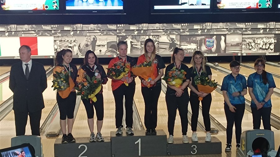 Da San Romano, le campionesse italiane di bowling: festa per Eva Lemstra e Daniela Buzzelli