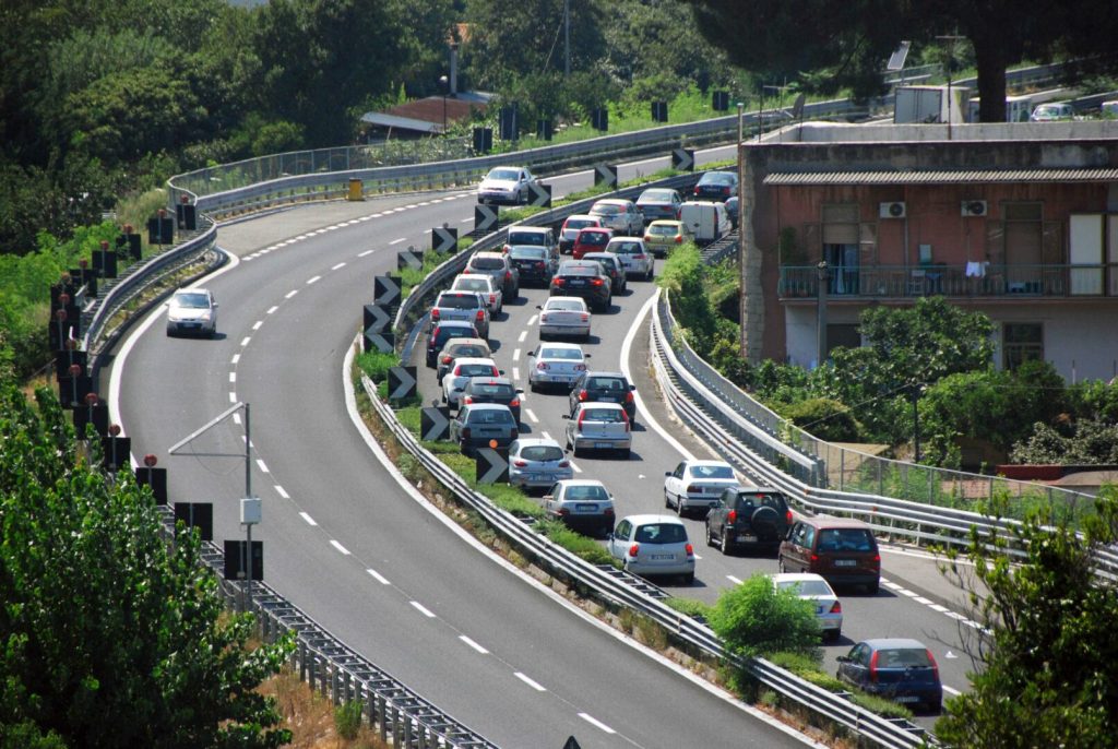 Durante Pasqua e i ponti del 25 aprile e del 1° maggio, oltre 21 milioni di italiani partiranno per viaggi