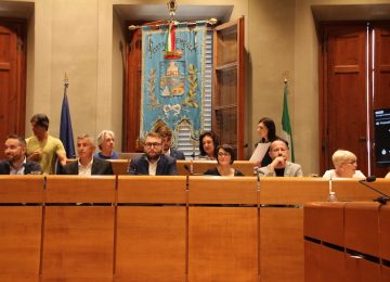 Ecco alcune alternative per il titolo:

1. I risultati delle votazioni nell'ultimo consiglio a Empoli
2. Esito delle votazioni durante l'ultimo consiglio a Empoli
3. Votazioni: risultati dell'ultimo consiglio a Empoli
4. Ultime votazioni: risultati del consiglio a Empoli
5. Risultati delle votazioni del recente consiglio di Empoli

Fammi sapere se hai bisogno di ulteriori modifiche!