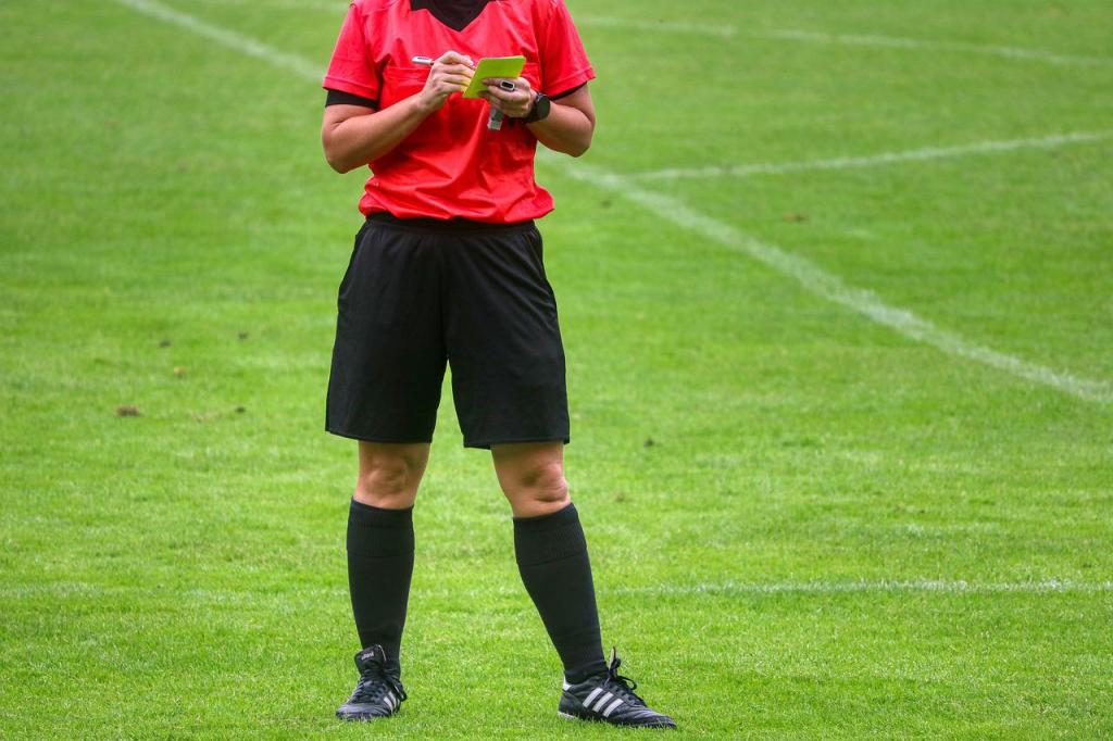 Giocatore colpisce l'arbitro al termine della partita, squalifica di 4 anni.