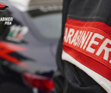 Giovani arrestati per aver colpito un minorenne alla testa e rubato la felpa