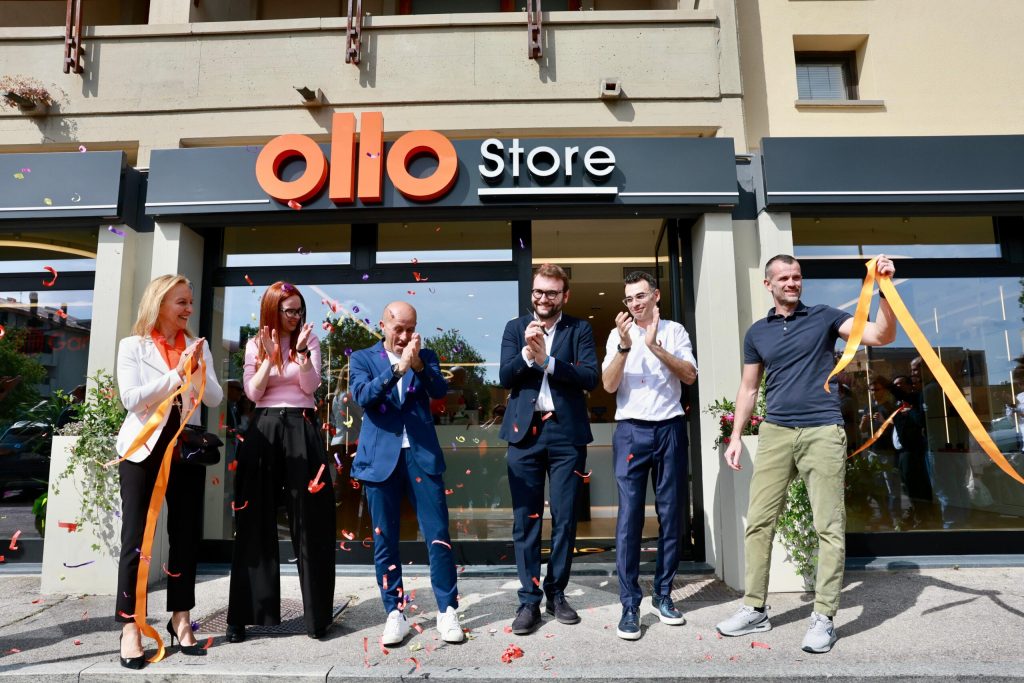 Inaugurazione con il sindaco del nuovo Ollo Store in via Sanzio a Empoli