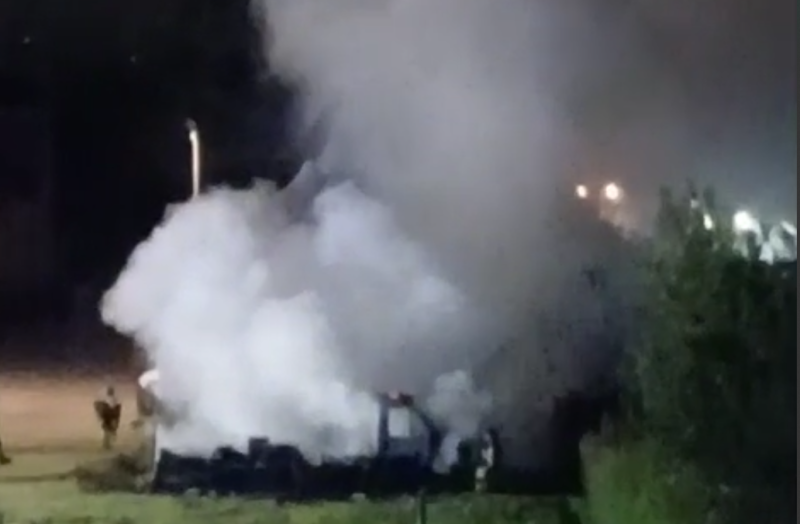 Incendio di due veicoli in un'area esterna di un'azienda a Empoli, vicino alla Fi-Pi-Li