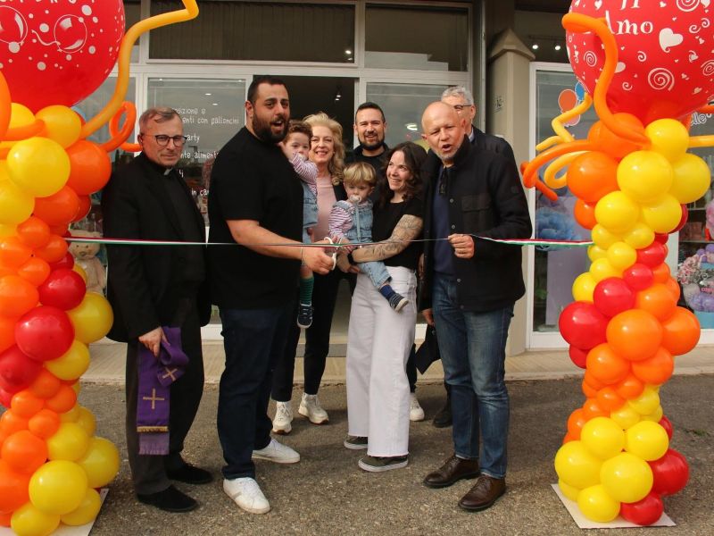 "L'Officina delle Feste" di Simon Salvadori si sposta a San Miniato Basso: inaugurata la nuova sede