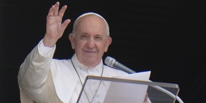 La chiesa in lutto: È deceduto Papa Francesco, il vescovo dei poveri.