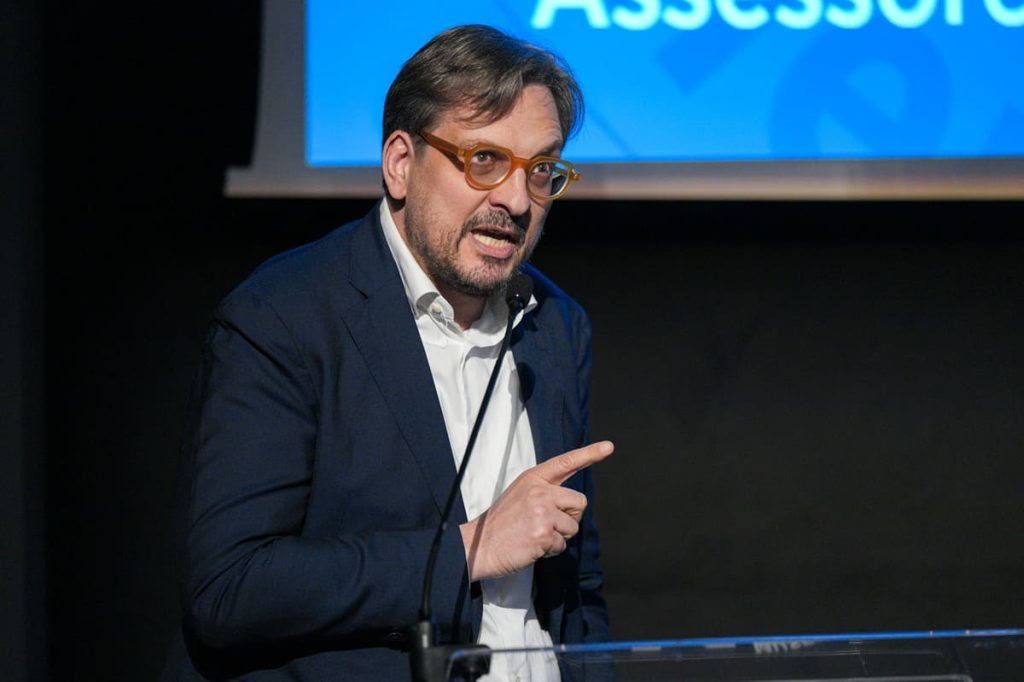 Lombardia, Guidesi a Bruxelles: "Per raggiungere gli obiettivi ambientali, l'automotive va oltre l'elettrico"