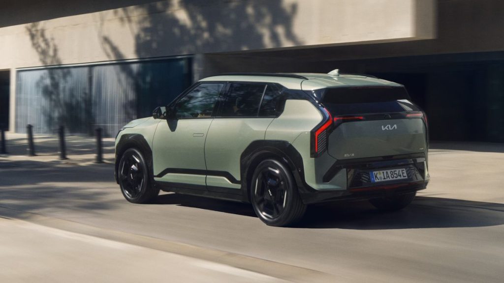 Maggiore autonomia e una guida più fluida per la KIA EV3