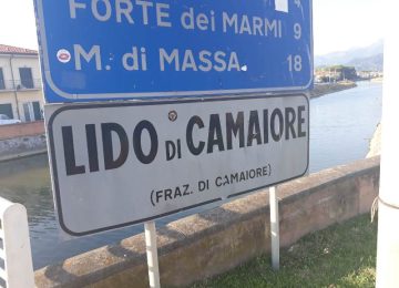 Mortale incidente: uomo di 56 anni colpito da una lastra di vetro caduta dall'alto.