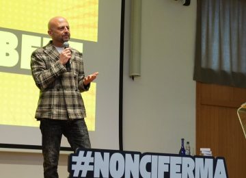 #NonCiFermaNessuno torna a UniSi: il tour di Luca Abete coinvolge e ispira gli studenti