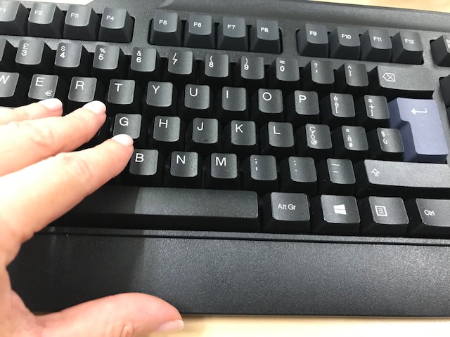 Pieracci commenta una raccomandazione in un post: la sinistra chiede le dimissioni del consigliere santacrocese