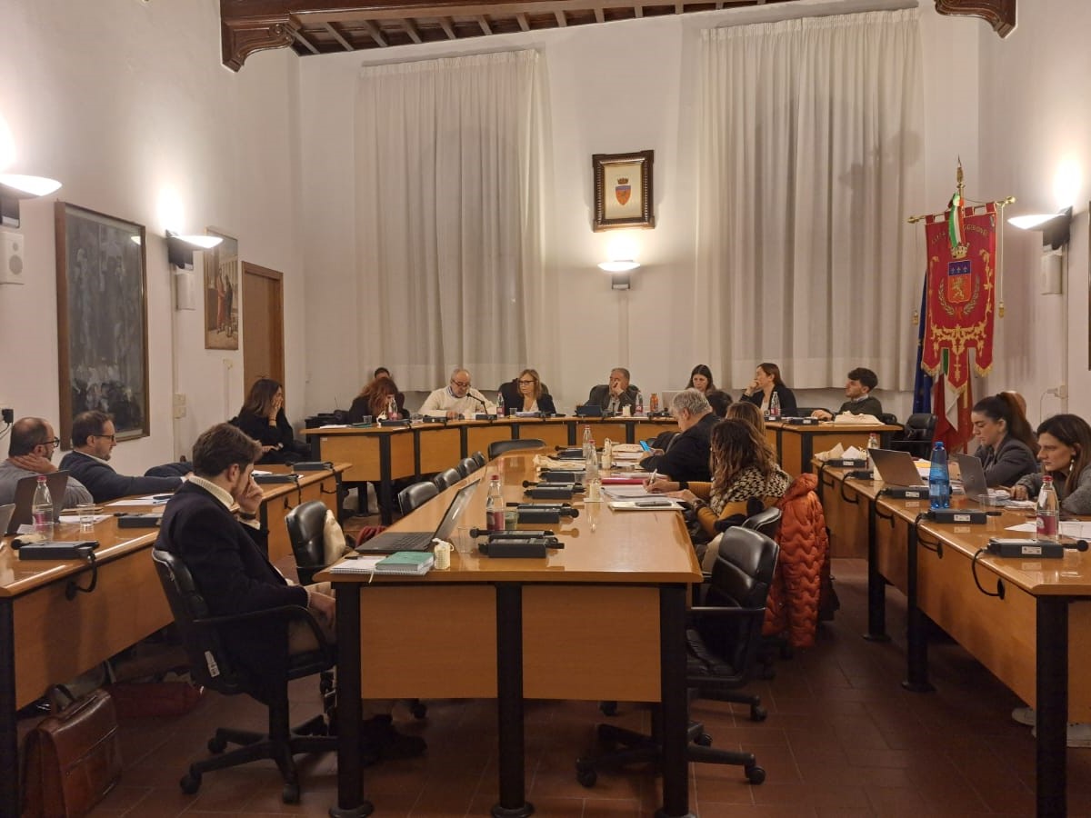 Poggibonsi approva il bilancio consuntivo 2024: previsti 1,7 milioni di euro e nuovi fondi per affitti e manutenzioni