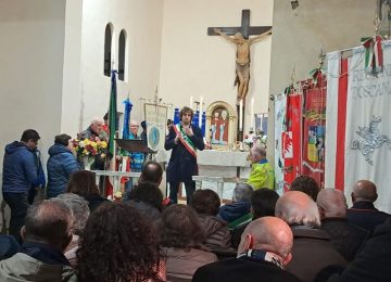 Quattro pannelli in terracotta dei maestri montelupini raccontano la Strage di Valluccio