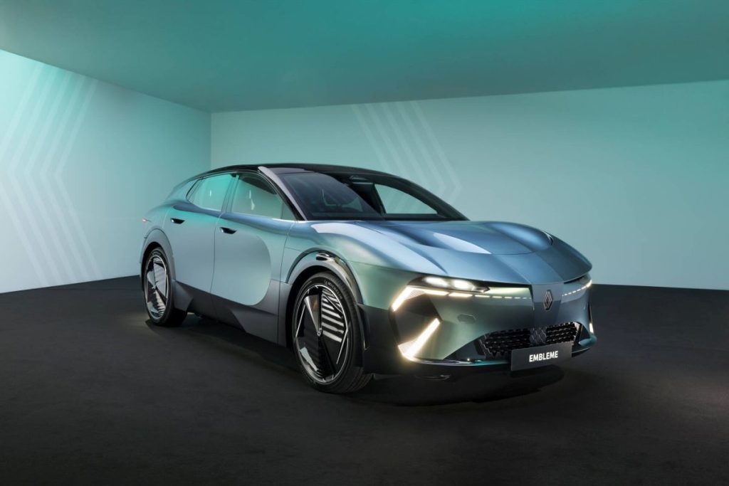 Renault Embleme: Un Laboratorio di Mobilità a Basso Impatto di Carbonio