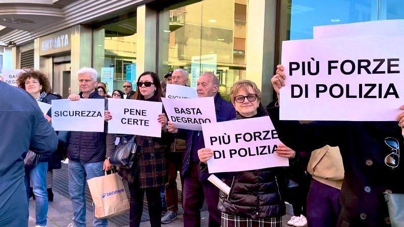 "Temiamo di andare a fare la spesa": Manifestazione del Comitato Cittadini Attivi San Jacopino