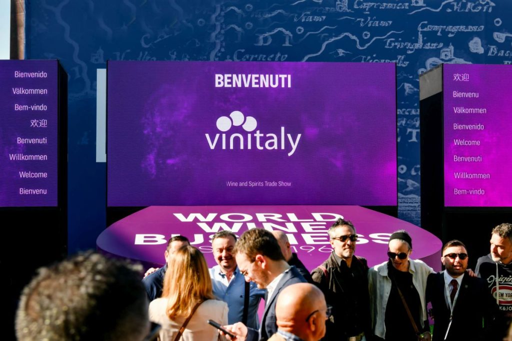 Vinitaly: Nonostante i Dazi, 3.000 Buyer Statunitensi Partecipano all'Evento