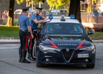 30enne Spacciatore Arrestato in Piazza Ricasoli: Trovato con un Panetto di Hashish