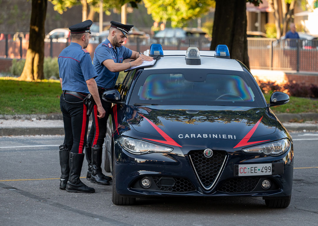 30enne Spacciatore Arrestato in Piazza Ricasoli: Trovato con un Panetto di Hashish