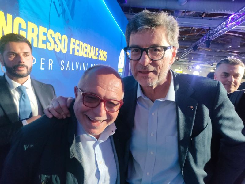 A Fucecchio, la Lega scende in piazza per illustrare come risparmiare sulle bollette.