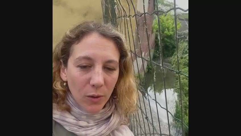Delitto di Garlasco: dove si cerca l'arma del delitto e perché proprio in quel luogo – Videonews dalla nostra inviata