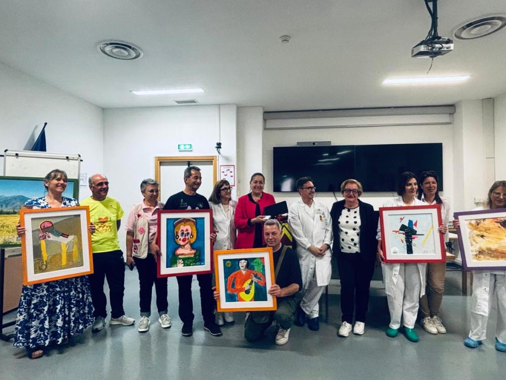 Donazioni all’Oncologia di Nottola: inaugurati un ecografo portatile e opere d'arte per un reparto più accogliente