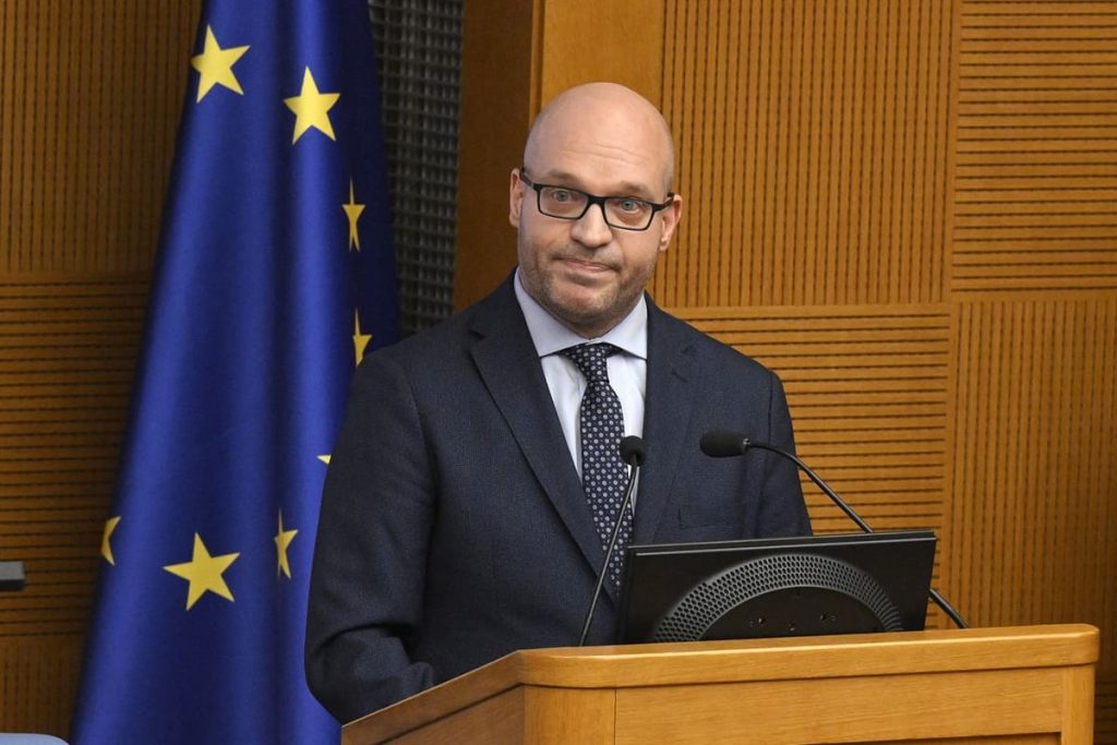Fontana: "Proteggere e Conservare l'Ecosistema è un Dovere Morale"