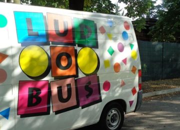 Giochi, libri e laboratori: il Ludobus fa tappa a Pontedera