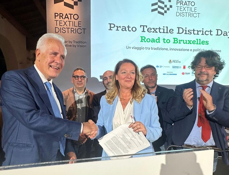 Il Tavolo del Distretto Tessile di Prato avrà una sede a Bruxelles: firmato l'accordo con la Regione