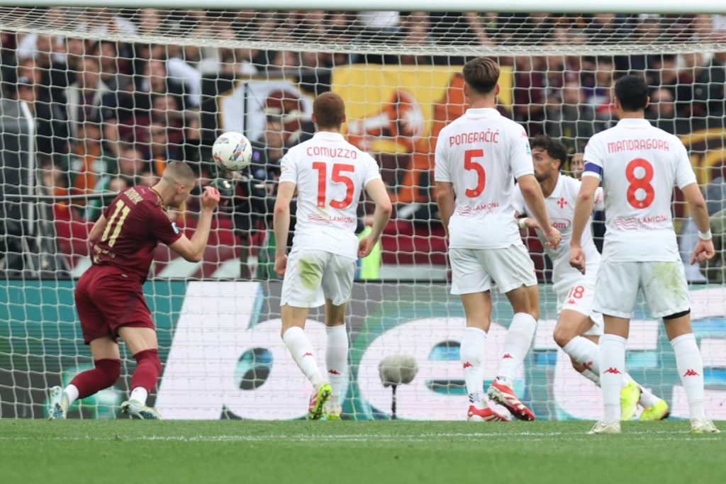 "La Roma continua a inseguire il sogno Champions: sconfitta per la Fiorentina" - Agenzia di stampa Italpress