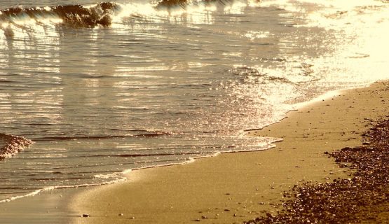 Le Migliori Beach Club d'Italia 2025: La Guida Elegge lo Stabilimento Balneare di Bocelli