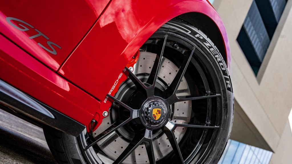 Pirelli Fitted to the Porsche 911 GTS