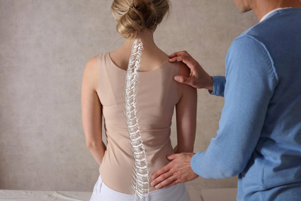 Scoliosi negli adulti: tutte le novità sui trattamenti e la chirurgia.
